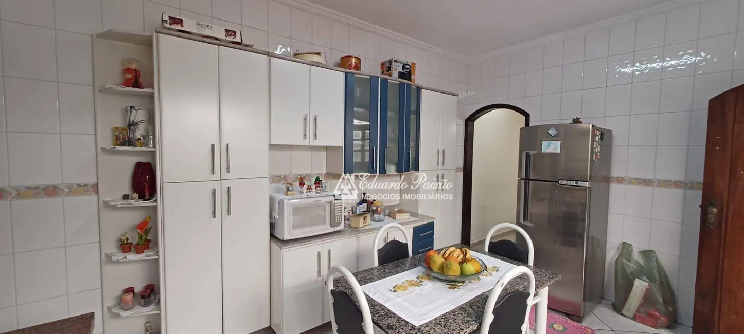 Casa com 3 quartos à venda, 181m2 em Jardim Santa Mena, Guarulhos - SP - imagem 5 Foto 5 de Casa com 3 quartos à venda, 181m2 em Jardim Santa Mena, Guarulhos - SP