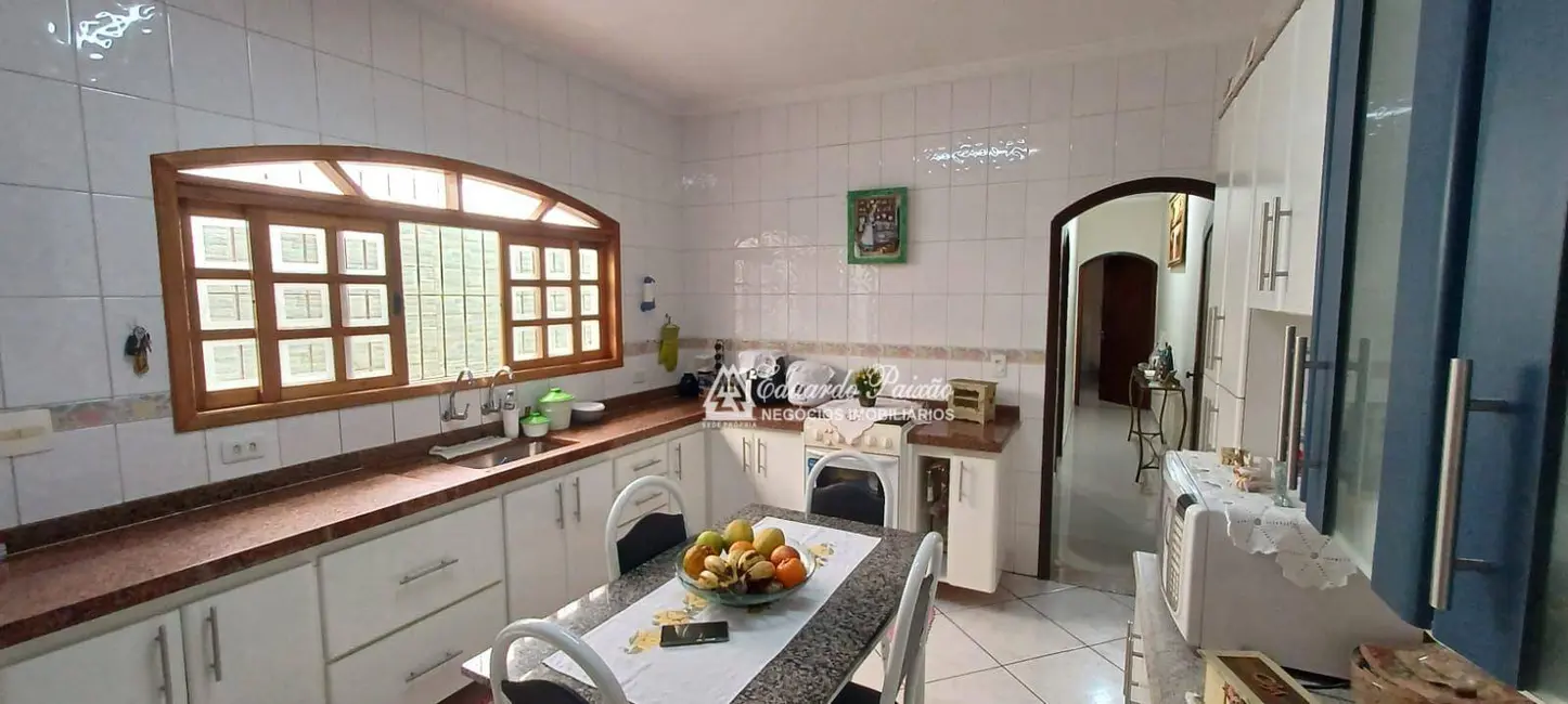 Casa com 3 quartos à venda, 181m2 em Jardim Santa Mena, Guarulhos - SP - imagem 4 Foto 4 de Casa com 3 quartos à venda, 181m2 em Jardim Santa Mena, Guarulhos - SP