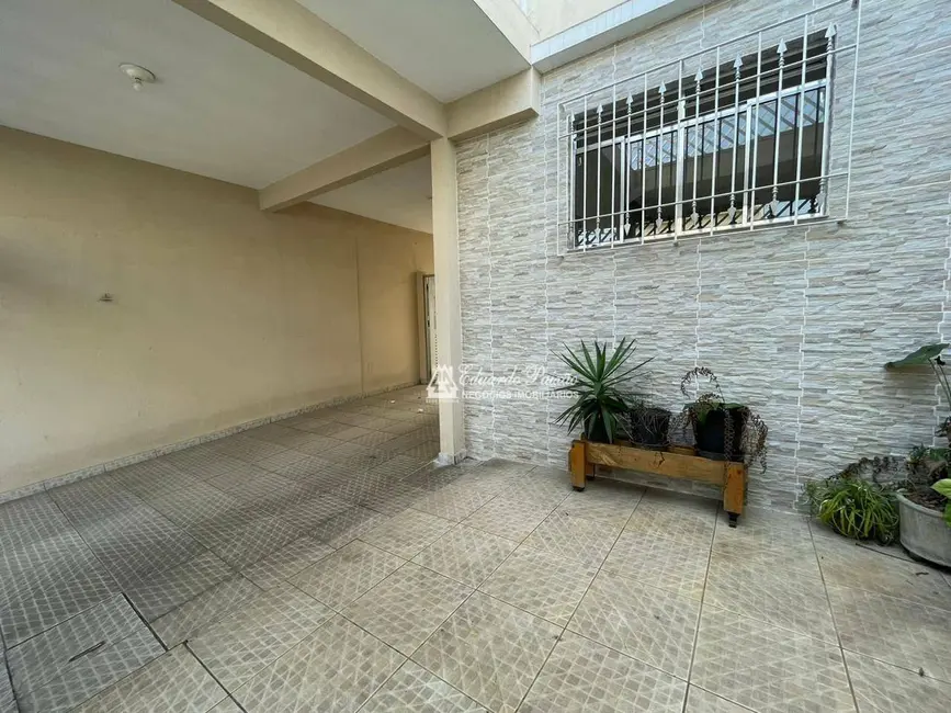 Sobrado com 3 quartos à venda, 154m2 em Jardim Rosa de Franca, Guarulhos - SP - imagem 3 Foto 3 de Sobrado com 3 quartos à venda, 154m2 em Jardim Rosa de Franca, Guarulhos - SP
