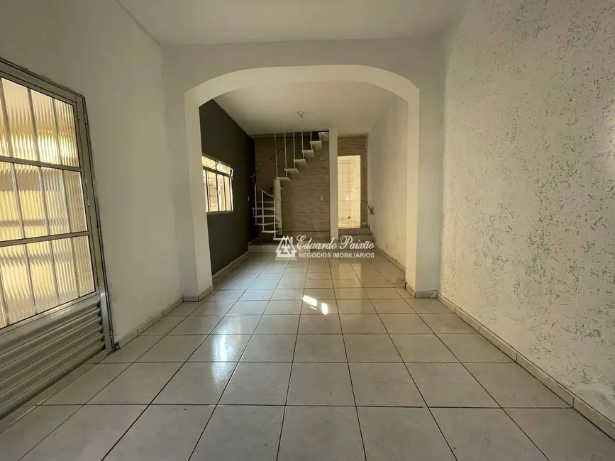 Sobrado com 3 quartos à venda, 154m2 em Jardim Rosa de Franca, Guarulhos - SP - imagem 5 Foto 5 de Sobrado com 3 quartos à venda, 154m2 em Jardim Rosa de Franca, Guarulhos - SP