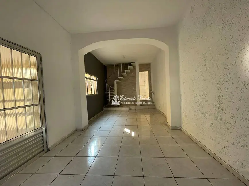 Sobrado com 3 quartos à venda, 154m2 em Jardim Rosa de Franca, Guarulhos - SP - imagem 6 Foto 6 de Sobrado com 3 quartos à venda, 154m2 em Jardim Rosa de Franca, Guarulhos - SP