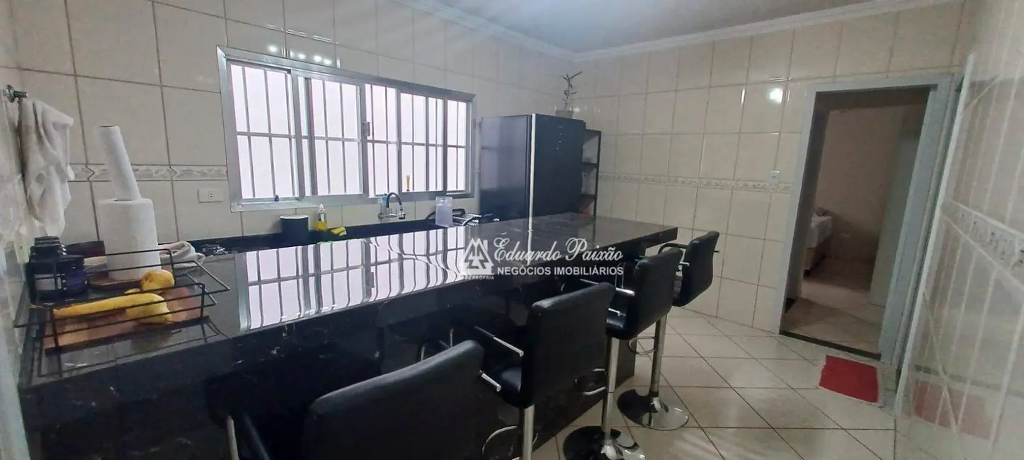 Casa com 3 quartos à venda, 243m2 em Vila Augusta, Guarulhos - SP - imagem 6 Foto 6 de Casa com 3 quartos à venda, 243m2 em Vila Augusta, Guarulhos - SP