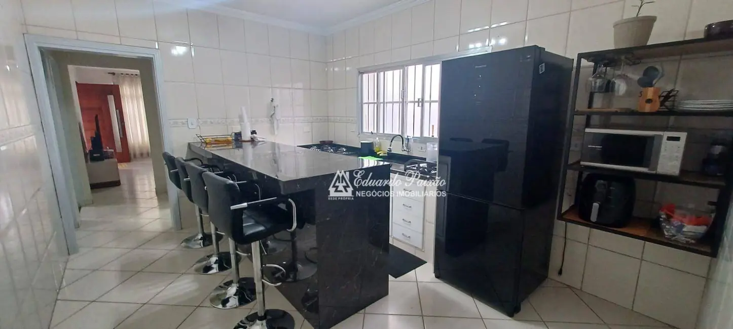 Casa com 3 quartos à venda, 243m2 em Vila Augusta, Guarulhos - SP - imagem 7 Foto 7 de Casa com 3 quartos à venda, 243m2 em Vila Augusta, Guarulhos - SP