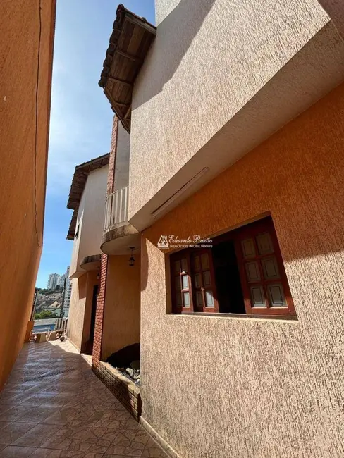 Foto 8 de Sobrado com 3 quartos à venda e para alugar, 162m2 em Vila Tijuco, Guarulhos - SP