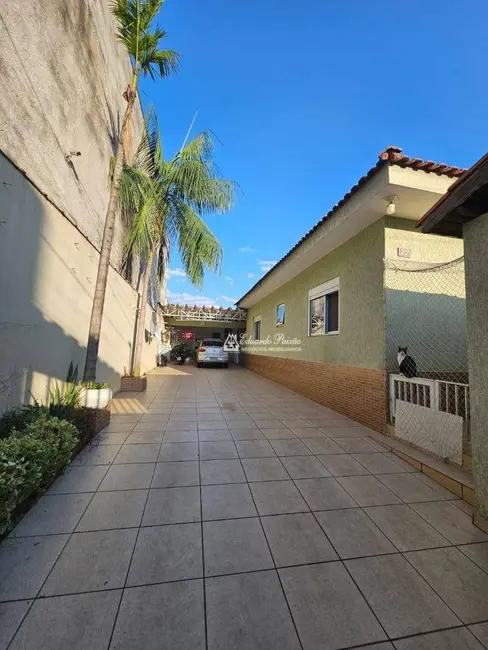 Foto 6 de Casa com 3 quartos à venda, 253m2 em Jardim Las Vegas, Guarulhos - SP