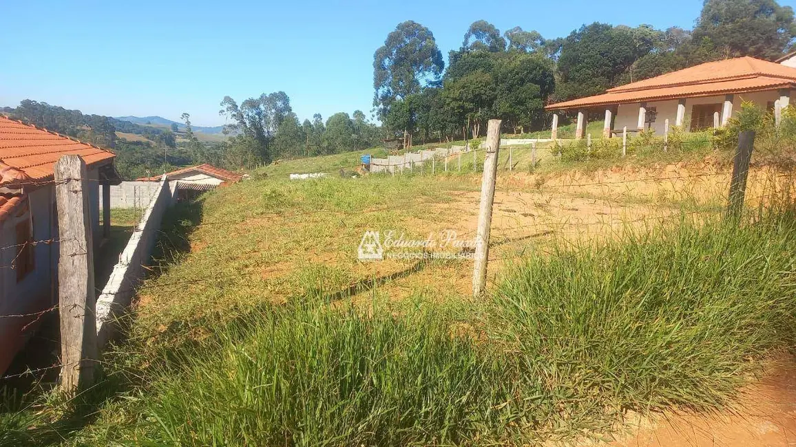 Foto 2 de Terreno / Lote à venda, 979m2 em Toledo - MG