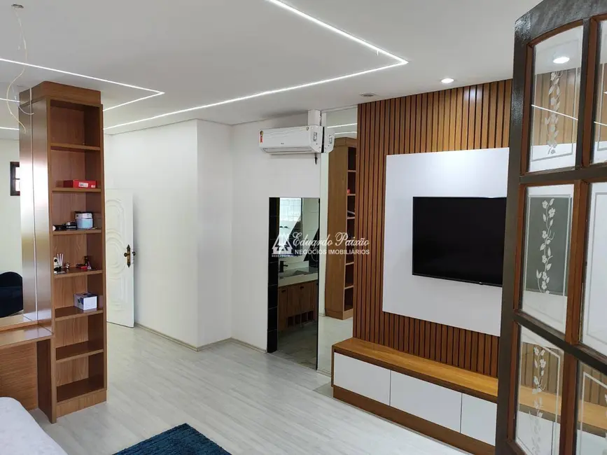 Sobrado com 4 quartos à venda, 250m2 em Jardim Terezópolis, Guarulhos - SP - imagem 1 Foto 1 de Sobrado com 4 quartos à venda, 250m2 em Jardim Terezópolis, Guarulhos - SP