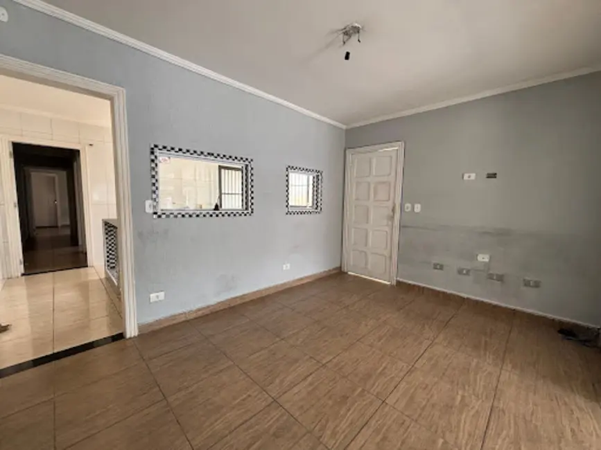 Foto 6 de Casa com 2 quartos para alugar, 150m2 em Vila Rosália, Guarulhos - SP