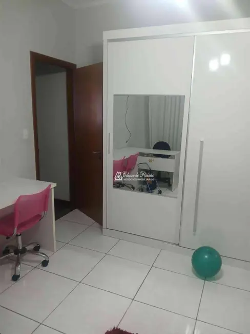 Foto 8 de Casa com 4 quartos à venda, 250m2 em Jardim Santa Mena, Guarulhos - SP