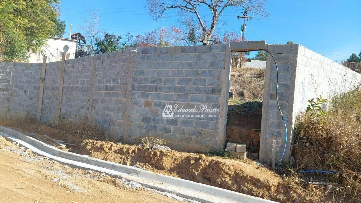 Foto 1 de Terreno / Lote à venda, 632m2 em Igarata - SP
