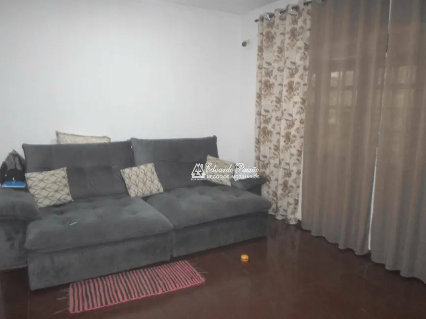 Sobrado com 3 quartos à venda e para alugar, 253m2 em Jardim Las Vegas, Guarulhos - SP - imagem 7 Foto 7 de Sobrado com 3 quartos à venda e para alugar, 253m2 em Jardim Las Vegas, Guarulhos - SP