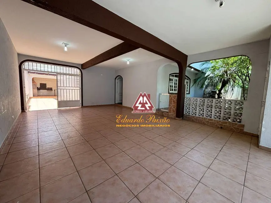 Foto 2 de Sobrado com 3 quartos à venda e para alugar, 253m2 em Jardim Las Vegas, Guarulhos - SP