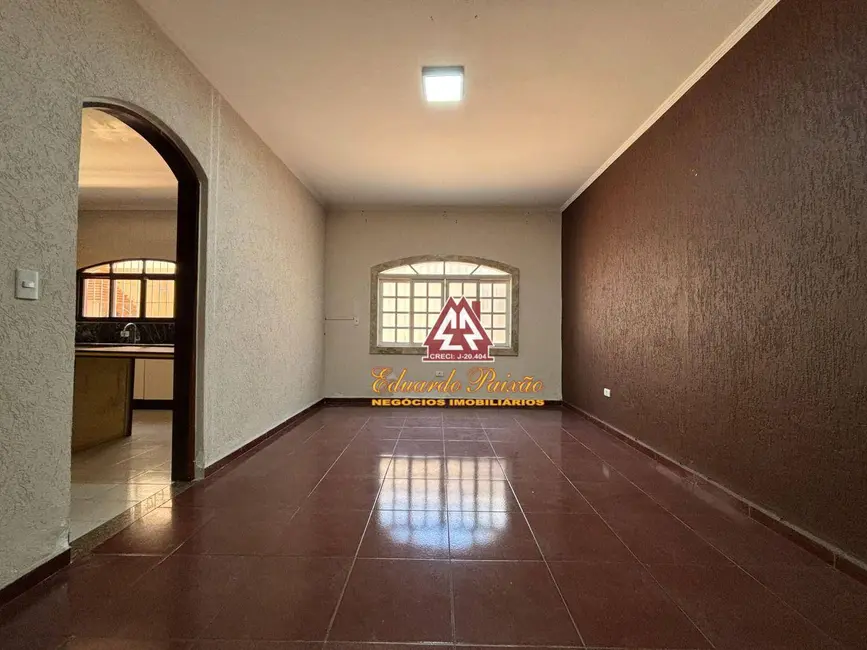 Foto 8 de Sobrado com 3 quartos à venda e para alugar, 253m2 em Jardim Las Vegas, Guarulhos - SP