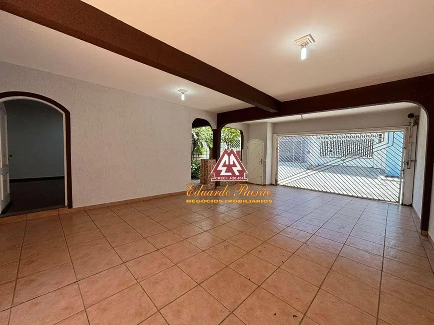 Foto 3 de Sobrado com 3 quartos à venda e para alugar, 253m2 em Jardim Las Vegas, Guarulhos - SP