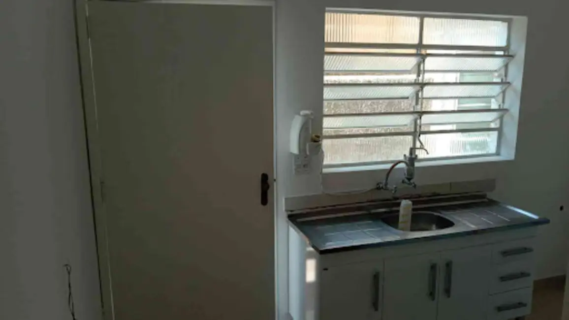 Casa com 3 quartos para alugar, 230m2 em Jardim Maia, Guarulhos - SP - imagem 6 Foto 6 de Casa com 3 quartos para alugar, 230m2 em Jardim Maia, Guarulhos - SP