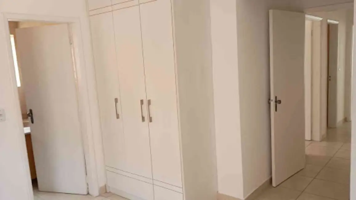 Casa com 3 quartos para alugar, 230m2 em Jardim Maia, Guarulhos - SP - imagem 9 Foto 9 de Casa com 3 quartos para alugar, 230m2 em Jardim Maia, Guarulhos - SP