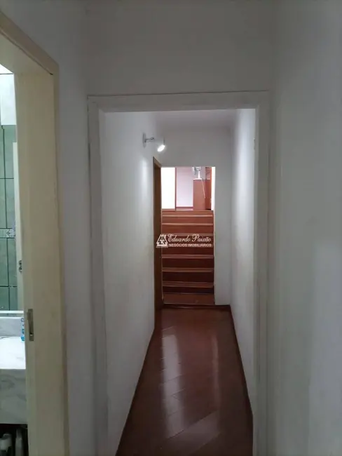 Casa com 3 quartos à venda, 156m2 em Jardim do Papai, Guarulhos - SP - imagem 8 Foto 8 de Casa com 3 quartos à venda, 156m2 em Jardim do Papai, Guarulhos - SP