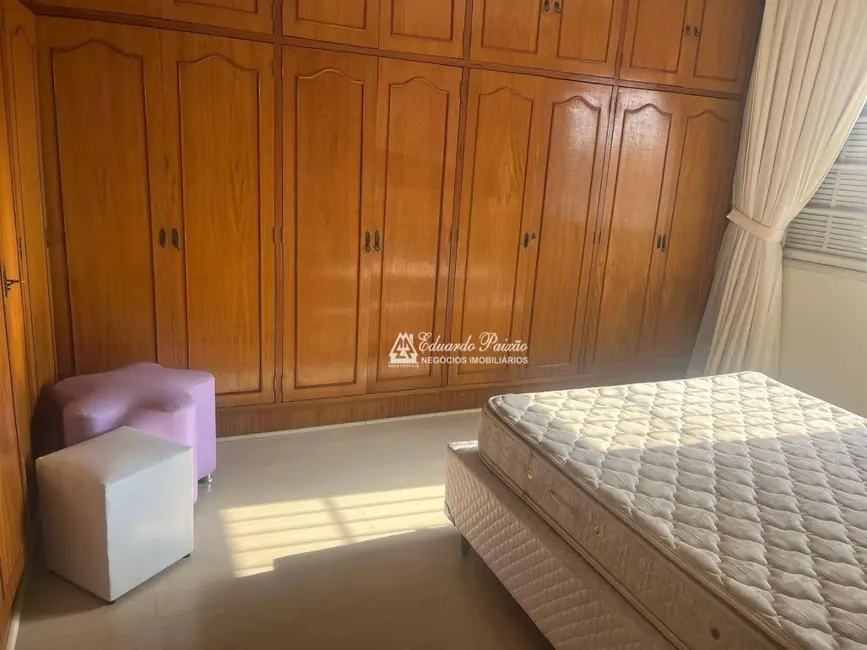 Sobrado com 3 quartos à venda, 172m2 em Jardim Vila Galvão, Guarulhos - SP - imagem 9 Foto 9 de Sobrado com 3 quartos à venda, 172m2 em Jardim Vila Galvão, Guarulhos - SP