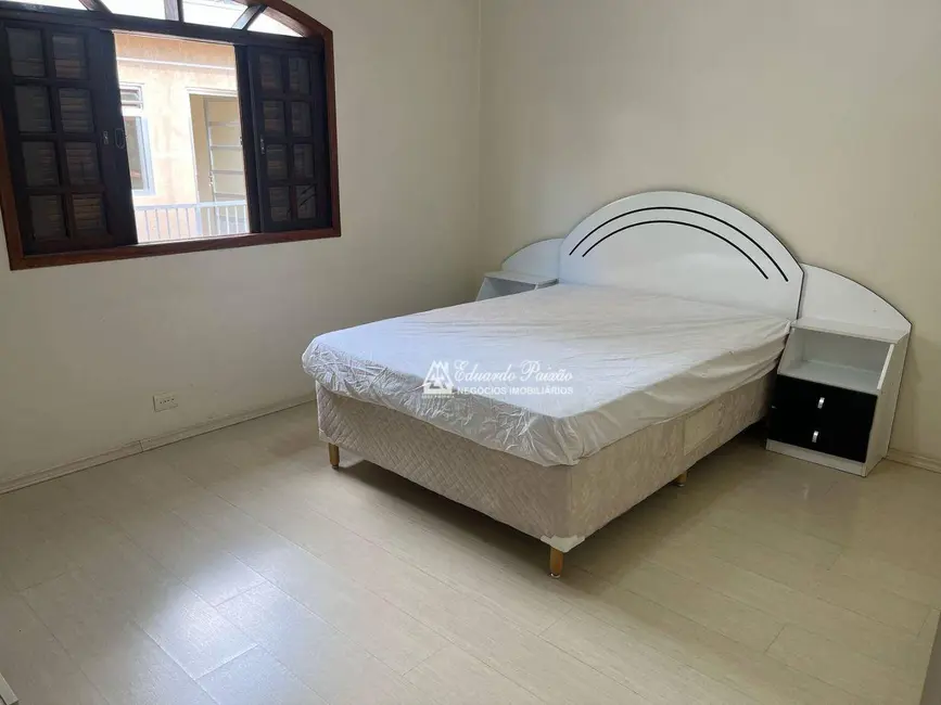 Sobrado com 3 quartos à venda, 172m2 em Jardim Vila Galvão, Guarulhos - SP - imagem 7 Foto 7 de Sobrado com 3 quartos à venda, 172m2 em Jardim Vila Galvão, Guarulhos - SP