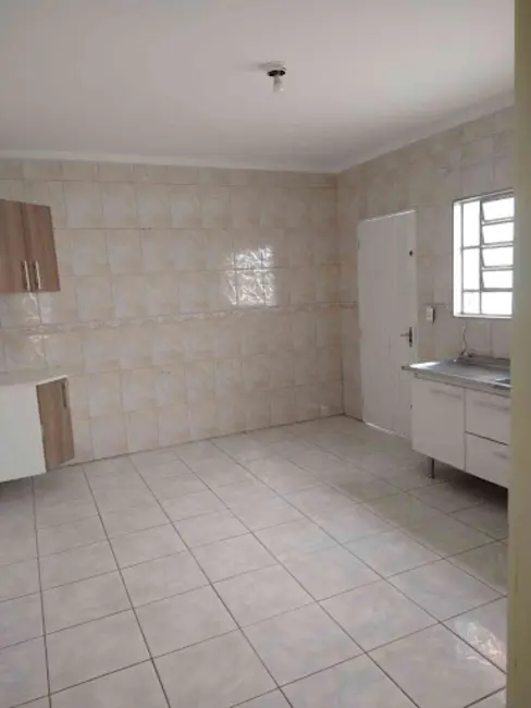 Sobrado com 2 quartos para alugar, 141m2 em Vila São Pedro, Guarulhos - SP - imagem 6 Foto 6 de Sobrado com 2 quartos para alugar, 141m2 em Vila São Pedro, Guarulhos - SP