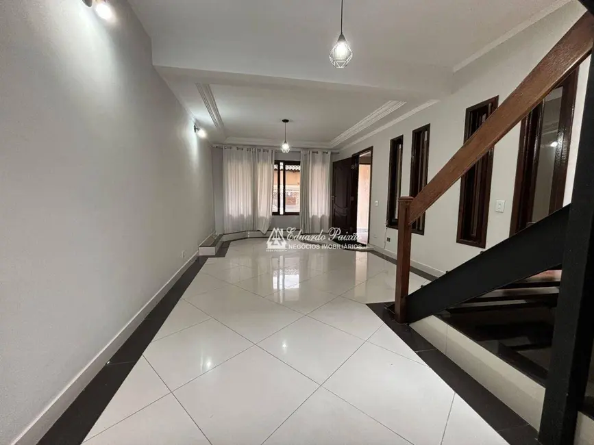 Sobrado com 3 quartos à venda, 150m2 em Parque Continental II, Guarulhos - SP - imagem 7 Foto 7 de Sobrado com 3 quartos à venda, 150m2 em Parque Continental II, Guarulhos - SP