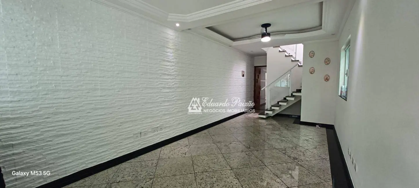 Sobrado com 3 quartos à venda, 137m2 em Vila Harmonia, Guarulhos - SP - imagem 5 Foto 5 de Sobrado com 3 quartos à venda, 137m2 em Vila Harmonia, Guarulhos - SP