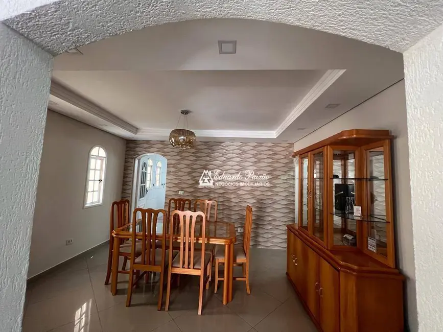Sobrado com 3 quartos à venda, 217m2 em Jardim Rosa de Franca, Guarulhos - SP - imagem 4 Foto 4 de Sobrado com 3 quartos à venda, 217m2 em Jardim Rosa de Franca, Guarulhos - SP