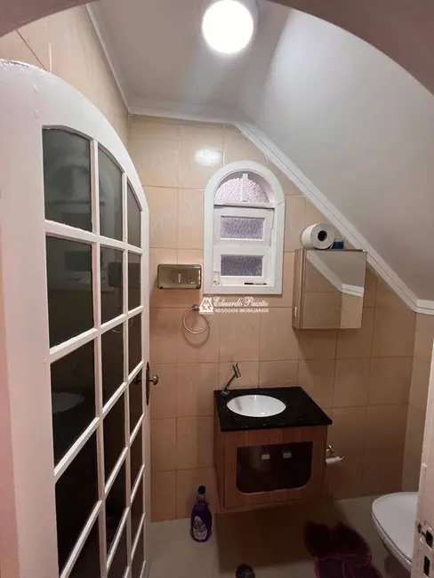 Sobrado com 3 quartos à venda, 217m2 em Jardim Rosa de Franca, Guarulhos - SP - imagem 7 Foto 7 de Sobrado com 3 quartos à venda, 217m2 em Jardim Rosa de Franca, Guarulhos - SP