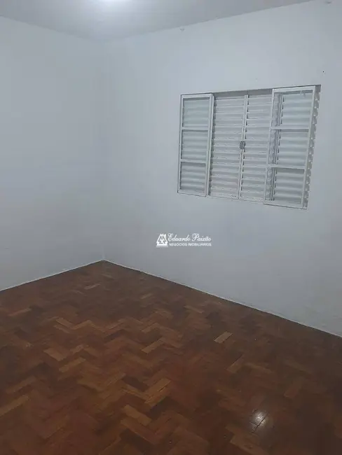 Casa com 2 quartos para alugar, 140m2 em Vila Antonieta, Guarulhos - SP - imagem 4 Foto 4 de Casa com 2 quartos para alugar, 140m2 em Vila Antonieta, Guarulhos - SP