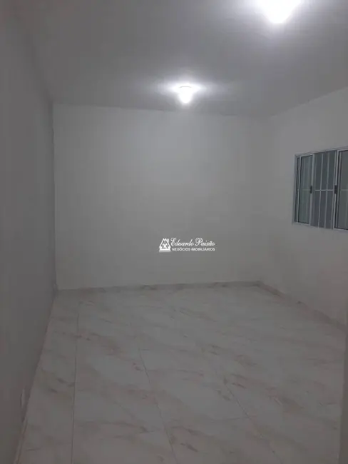 Casa com 2 quartos para alugar, 140m2 em Vila Antonieta, Guarulhos - SP - imagem 8 Foto 8 de Casa com 2 quartos para alugar, 140m2 em Vila Antonieta, Guarulhos - SP