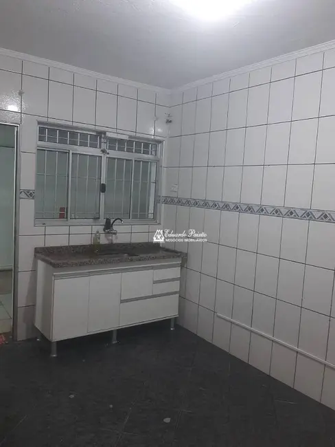 Casa com 2 quartos para alugar, 140m2 em Vila Antonieta, Guarulhos - SP - imagem 6 Foto 6 de Casa com 2 quartos para alugar, 140m2 em Vila Antonieta, Guarulhos - SP