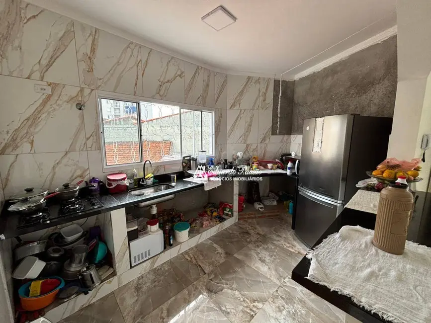 Sobrado com 3 quartos à venda e para alugar, 150m2 em Jardim São Ricardo, Guarulhos - SP - imagem 8 Foto 8 de Sobrado com 3 quartos à venda e para alugar, 150m2 em Jardim São Ricardo, Guarulhos - SP