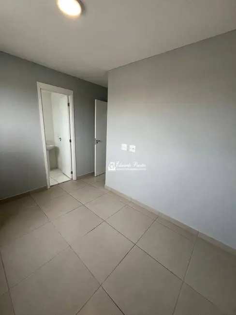 Foto 2 de Apartamento com 2 quartos à venda e para alugar, 43m2 em Vila das Bandeiras, Guarulhos - SP