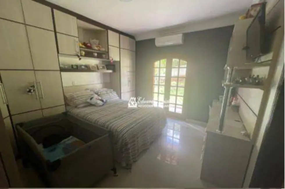 Foto 8 de Chácara com 4 quartos à venda, 4400m2 em Caputera, Aruja - SP