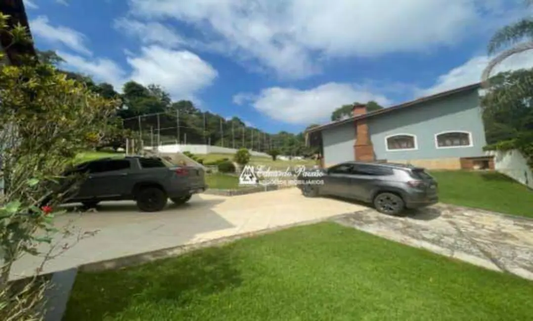 Foto 3 de Chácara com 4 quartos à venda, 4400m2 em Caputera, Aruja - SP