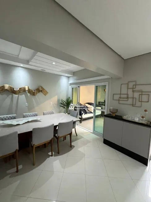 Sobrado com 4 quartos à venda, 250m2 em Jardim Maia, Guarulhos - SP - imagem 6 Foto 6 de Sobrado com 4 quartos à venda, 250m2 em Jardim Maia, Guarulhos - SP