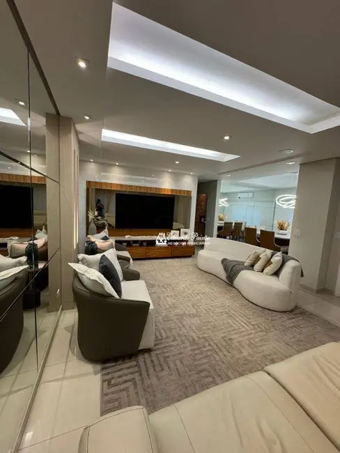 Sobrado com 4 quartos à venda, 250m2 em Jardim Maia, Guarulhos - SP - imagem 3 Foto 3 de Sobrado com 4 quartos à venda, 250m2 em Jardim Maia, Guarulhos - SP