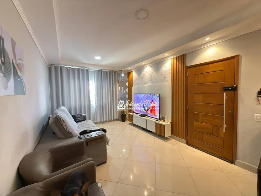 Sobrado com 3 quartos à venda, 150m2 em Jardim Gopoúva, Guarulhos - SP - imagem 5 Foto 5 de Sobrado com 3 quartos à venda, 150m2 em Jardim Gopoúva, Guarulhos - SP