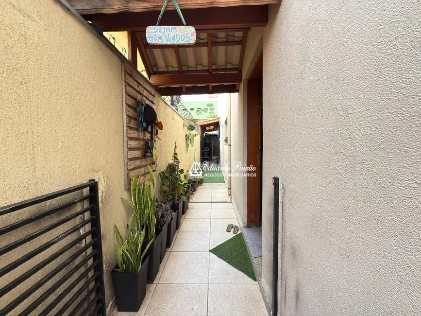 Sobrado com 3 quartos à venda, 150m2 em Jardim Gopoúva, Guarulhos - SP - imagem 4 Foto 4 de Sobrado com 3 quartos à venda, 150m2 em Jardim Gopoúva, Guarulhos - SP