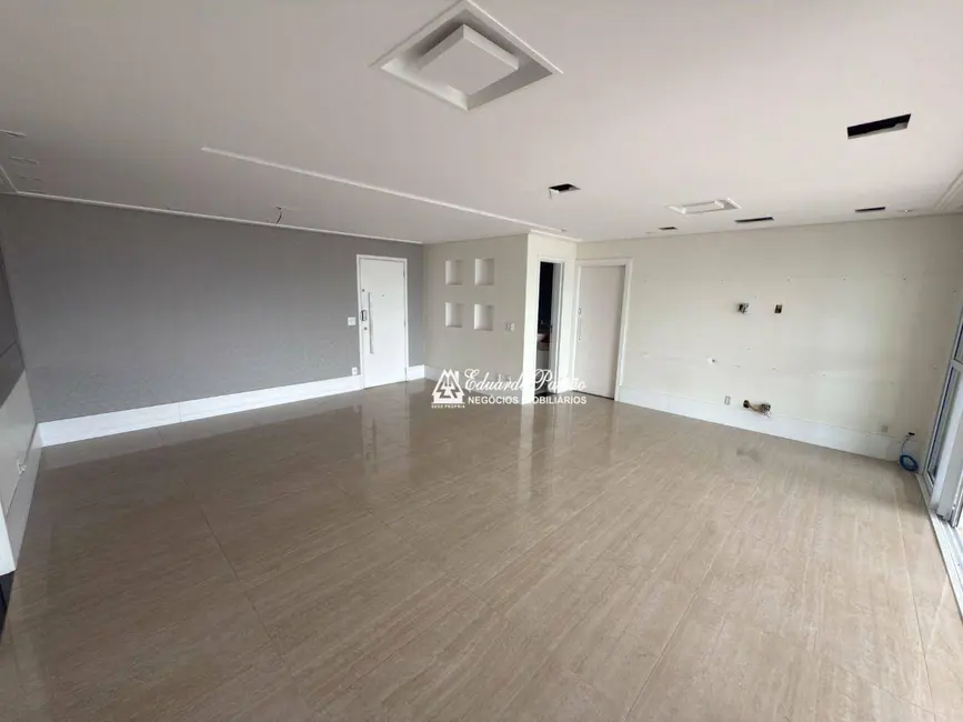 Foto 6 de Apartamento com 3 quartos à venda, 284m2 em Jardim Flor da Montanha, Guarulhos - SP