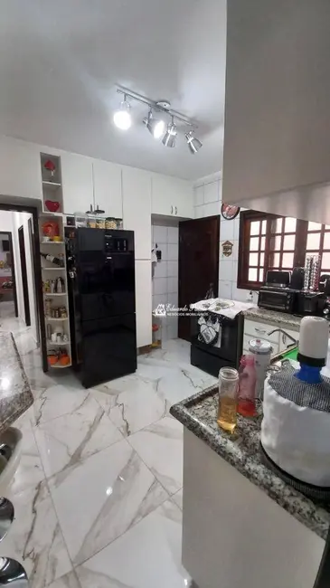 Casa com 3 quartos à venda, 125m2 em Jardim Maia, Guarulhos - SP - imagem 8 Foto 8 de Casa com 3 quartos à venda, 125m2 em Jardim Maia, Guarulhos - SP
