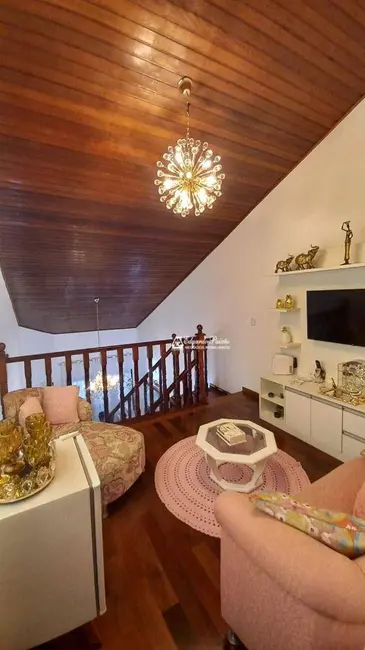 Casa com 3 quartos à venda, 125m2 em Jardim Maia, Guarulhos - SP - imagem 4 Foto 4 de Casa com 3 quartos à venda, 125m2 em Jardim Maia, Guarulhos - SP