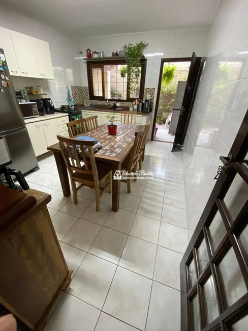 Sobrado com 2 quartos à venda, 110m2 em Vila Barros, Guarulhos - SP - imagem 5 Foto 5 de Sobrado com 2 quartos à venda, 110m2 em Vila Barros, Guarulhos - SP