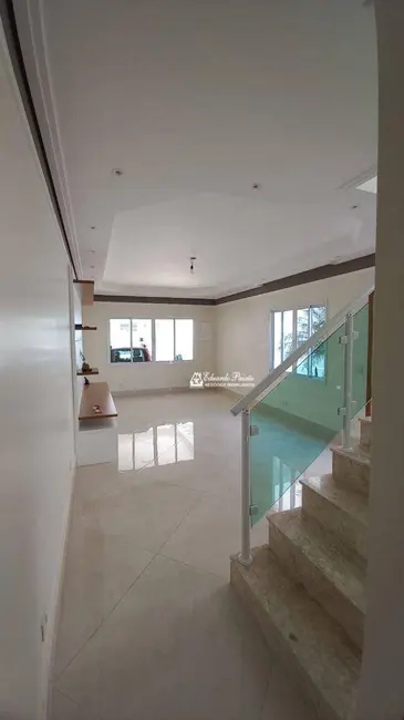 Foto 4 de Sobrado com 3 quartos à venda, 240m2 em Jardim Vila Galvão, Guarulhos - SP