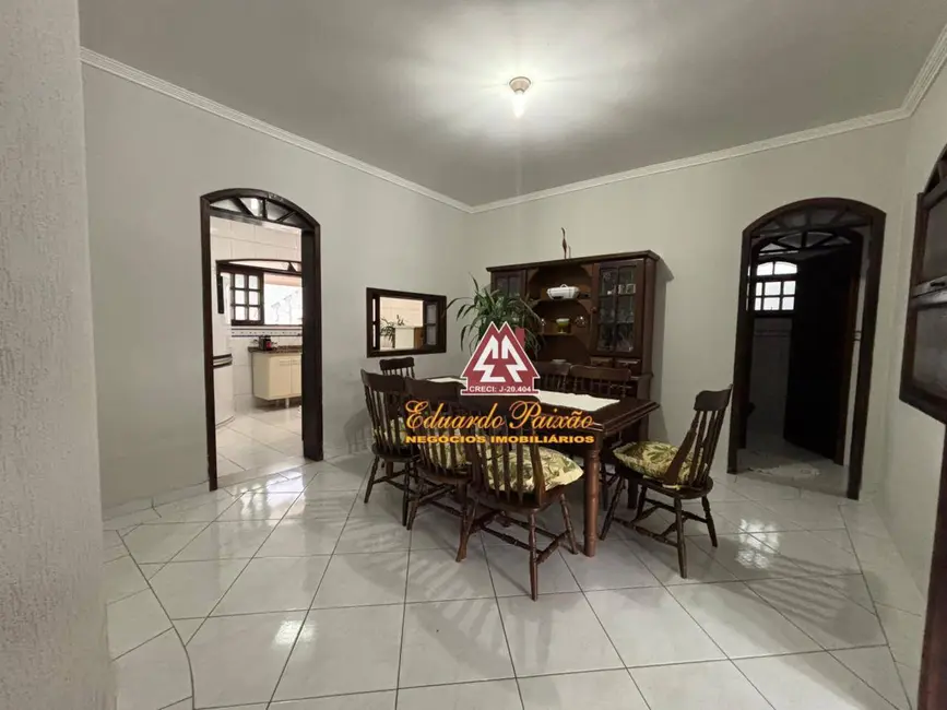 Casa com 3 quartos à venda, 612m2 em Vila Galvão, Guarulhos - SP - imagem 5 Foto 5 de Casa com 3 quartos à venda, 612m2 em Vila Galvão, Guarulhos - SP