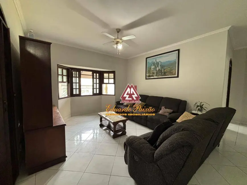 Casa com 3 quartos à venda, 612m2 em Vila Galvão, Guarulhos - SP - imagem 3 Foto 3 de Casa com 3 quartos à venda, 612m2 em Vila Galvão, Guarulhos - SP