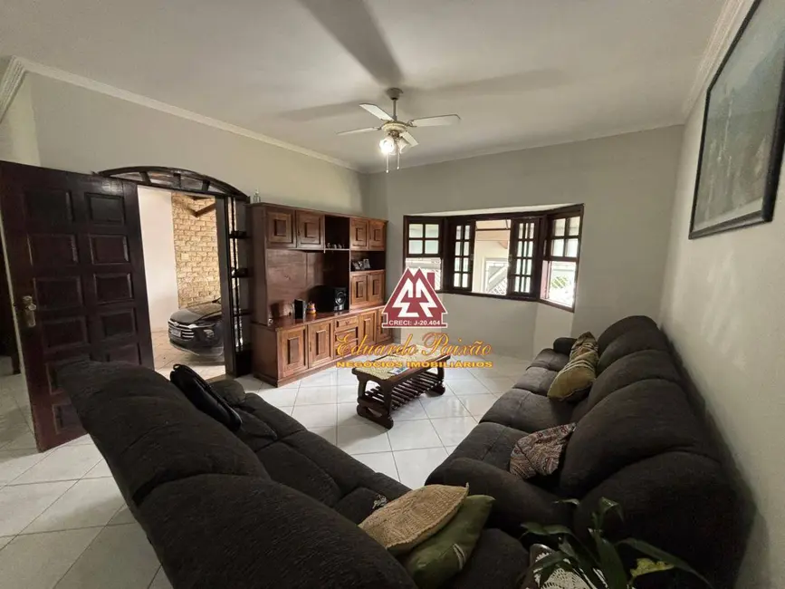 Casa com 3 quartos à venda, 612m2 em Vila Galvão, Guarulhos - SP - imagem 2 Foto 2 de Casa com 3 quartos à venda, 612m2 em Vila Galvão, Guarulhos - SP