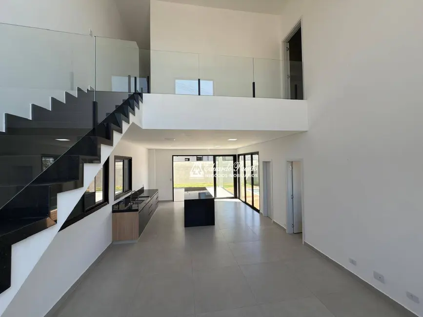 Foto 4 de Sobrado com 3 quartos à venda, 300m2 em Atibaia - SP