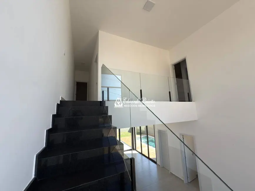 Foto 8 de Sobrado com 3 quartos à venda, 300m2 em Atibaia - SP