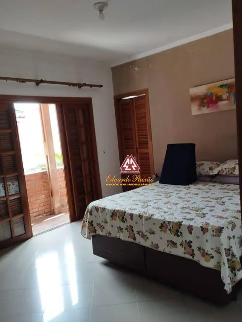 Sobrado com 4 quartos à venda, 250m2 em Jardim Santa Mena, Guarulhos - SP - imagem 9 Foto 9 de Sobrado com 4 quartos à venda, 250m2 em Jardim Santa Mena, Guarulhos - SP